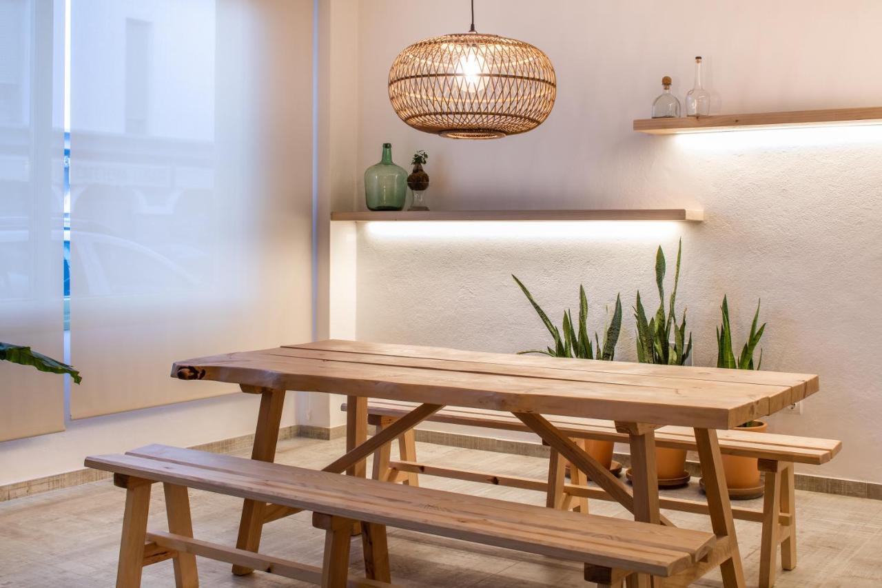 Hostal Residencia Nicolau San Antonio  Buitenkant foto