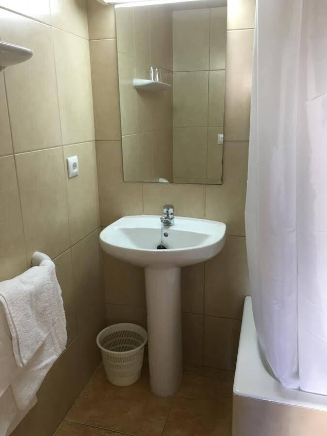 Hostal Residencia Nicolau San Antonio  Buitenkant foto